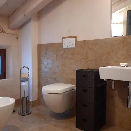 Guest house La Castellana *